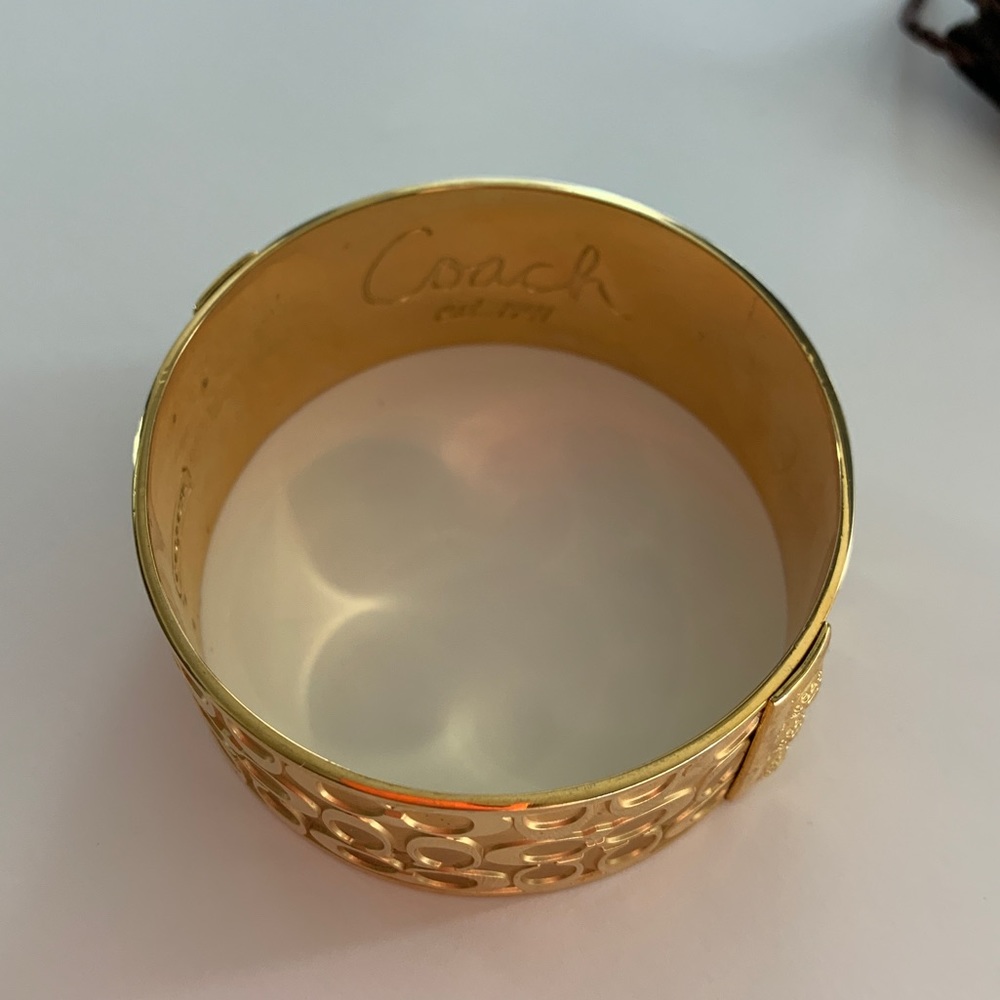 - Coach thick gold bangle bracelet - Picture 6 of 6